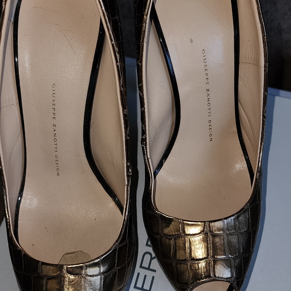 Giuseppe Zanotti Metallic Gold Croc-Embossed Peep Toe Pumps